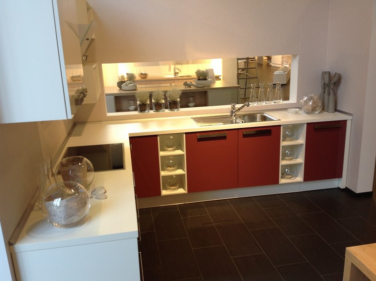 günstige Küche L-Form Winkel rot weiss
